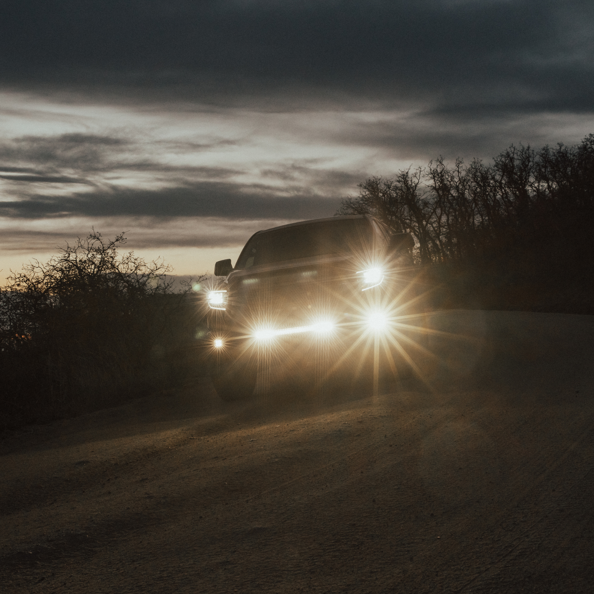 clear behind the grille light bar mounted on a toyota tundra